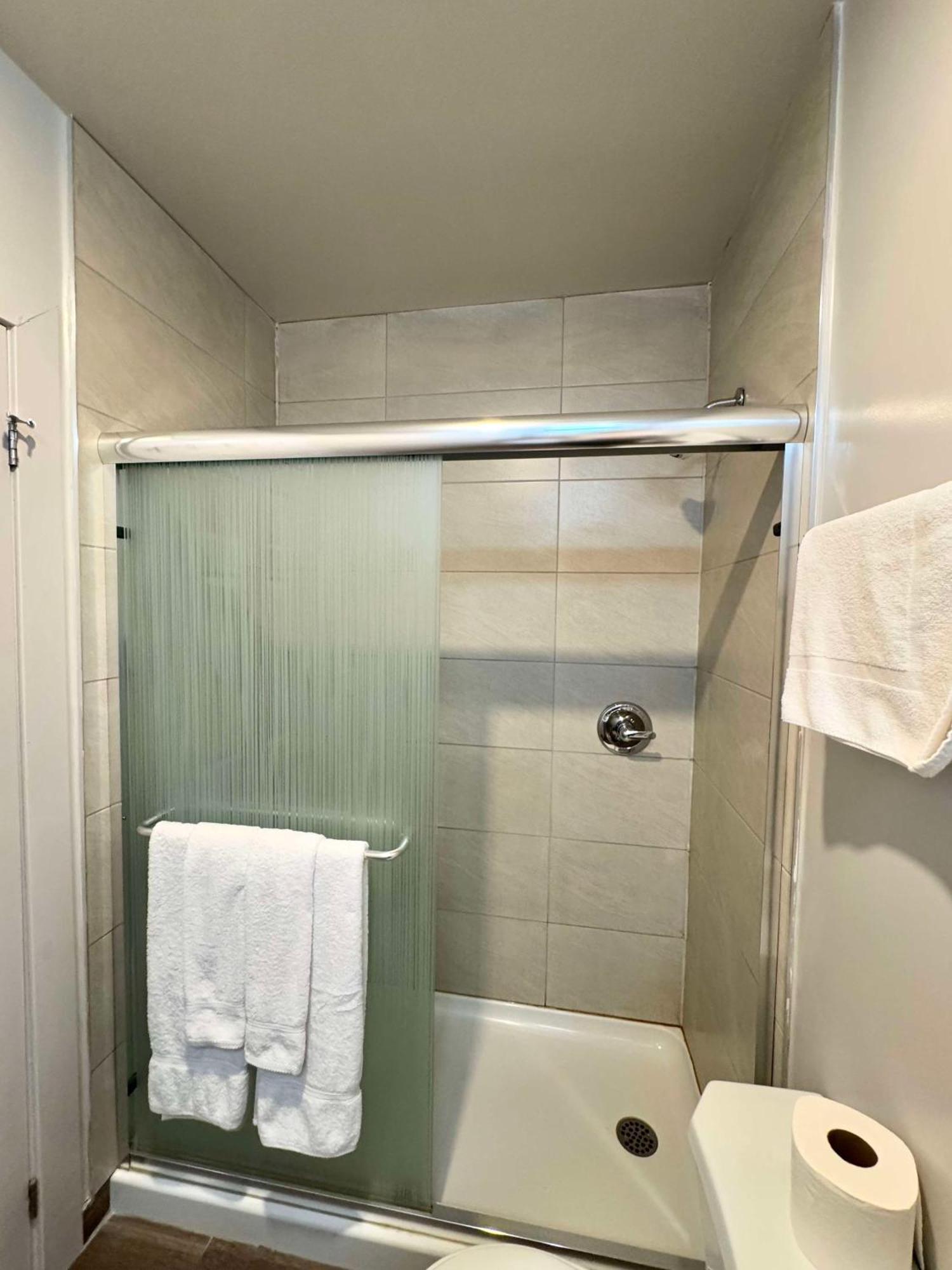Big Bird Inn Wawa, Surestay Collection By Best Western Exterior foto